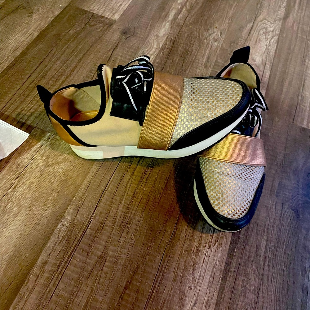 Steve Madden sneakers